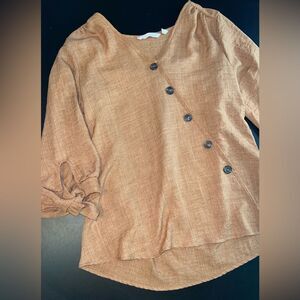 Soft Surroundings Orange Brown Diagonal Button Tie Sleeve Top Size Medium EUC